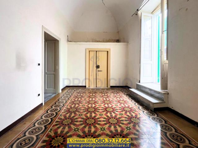 Ampio trivani 100 mq al primo piano zona Ponente in vendita a Molfetta