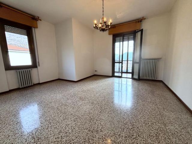 Ampio trilocale con box