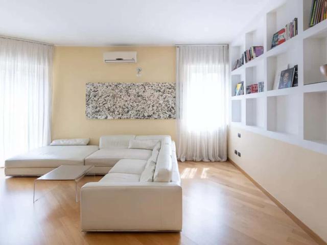 Ampio trilocale zona Solari