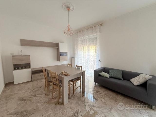 Ampio appartamento 4 camere letto per studentesse