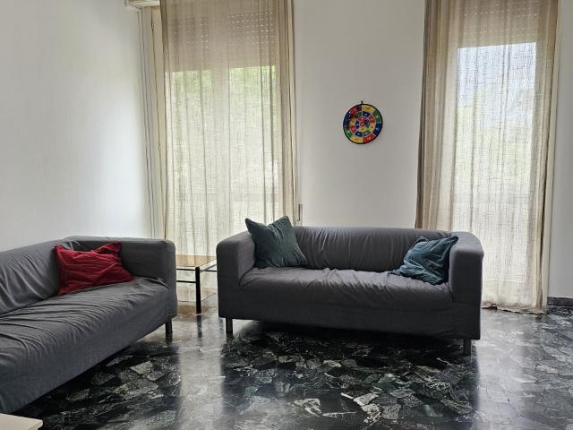 Ampio appartamento con QUATTRO CAMERE SINGOLE in affitto a Forcellini, Padova