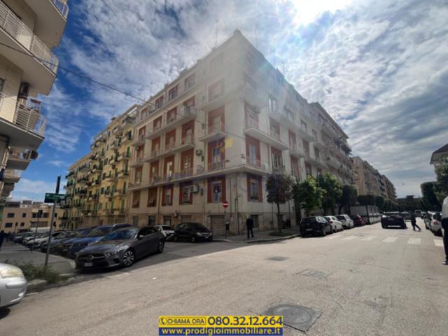 Ampio appartamento al piano rialzato zona Centro Levante in vendita a Molfetta