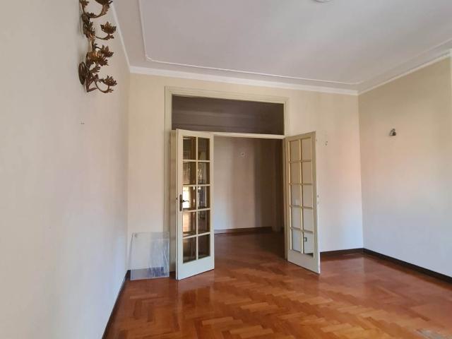 Ampio appartamento in affitto in zona servita