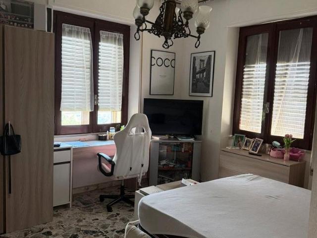 Ampio appartamento in via Turco 130MQ semiarredato