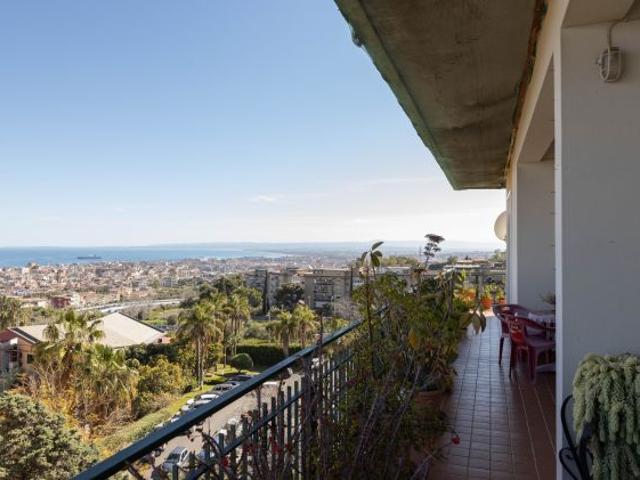 Ampio appartamento panoramico con vista mare + garage Canalicchio