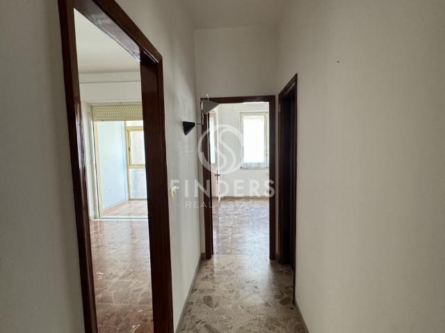 Ampio appartamento pentalocale in affitto a Viale Calabria, Reggio di Calabria