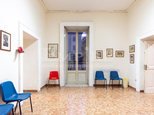 Ampio appartamento via Santa Teresa degli Scalzi