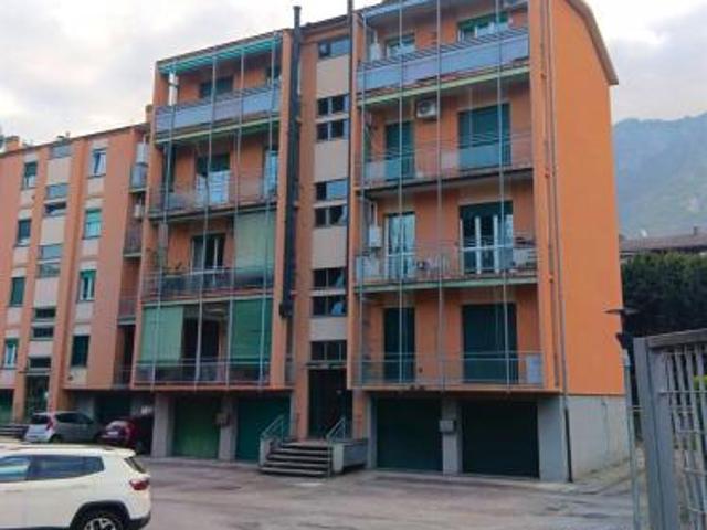 AMPIO BILOCALE ARREDATO CON BALCONI E BOX