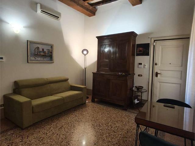 Ampio Bilocale arredato in locazione