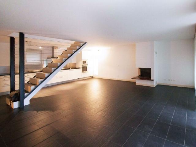 AMPIO DUPLEX 3.5 LOCALI CON GIARDINO PRIVATO AD AGNO