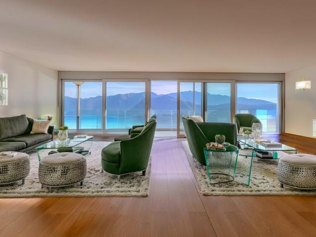 AMPIO E MODERNO 4.5 CON ENORME TERRAZZA VISTA LAGO A VERNATE