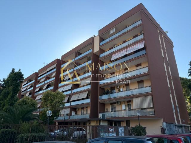 Ampio e luminoso Bilocale Via Lione, Torrino, Roma