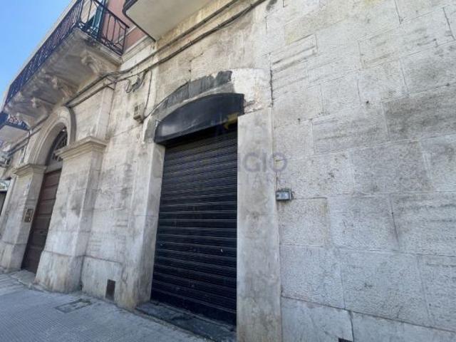 Ampio locale commerciale in vendita a Bisceglie