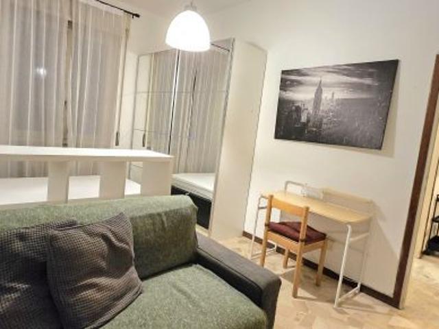 AMPIO MONOLOCALE ARREDATO MM2 UDINE/VIA TOLMEZZO