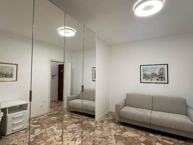AMPIO MONOLOCALE ARREDATO CON CUCINA ABITABILE