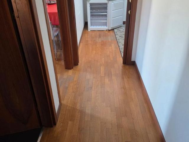 Ampio monolocale con cucina separata e bagno grand
