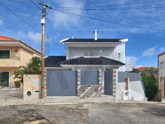 Esta não é uma casa familiar comum. É uma solução de moradia para diferentes gerações e objectivos!