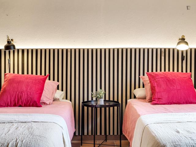 Ample twin bedroom in Bellaterra