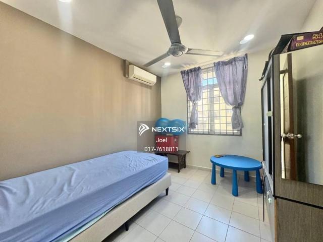 Ample parking spaces in front, Comes with mezzanine floor with attached washroom