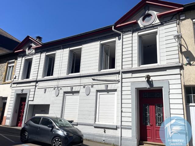 AMPLEPUIS, CENTRE VILLE, TERRAIN, CUISINE D'ÉTÉ, GARAGE, 121 M2 HABITABLE + 57 M2 DE BUREAUX