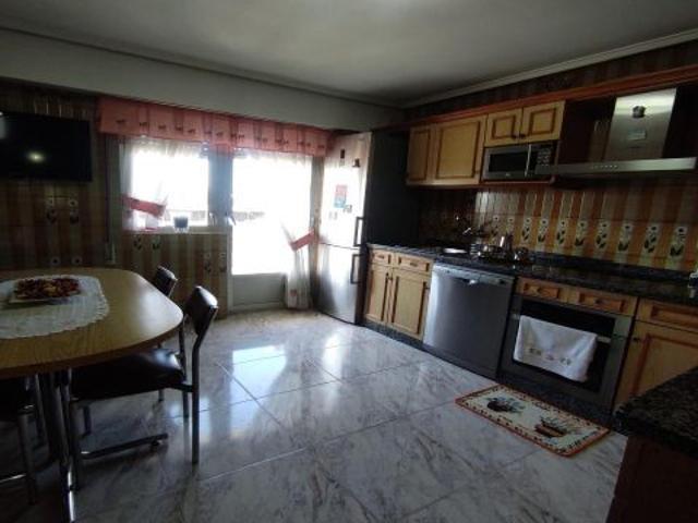 Amplio Chalet con Piscina en San Andrés del Rabanedo €400,000
