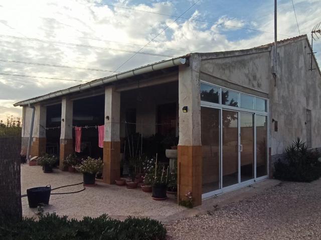 Amplio chalet de campo ubicado en la zona de La Hoya, Elche. 540m² Elche