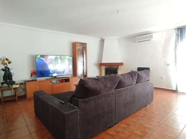 Amplio Chalet en Chiclana de la Frontera con Piscina y Gran Parcela