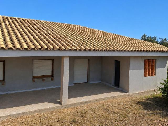 Amplio Chalet en Venta en Roquetes, Cataluña