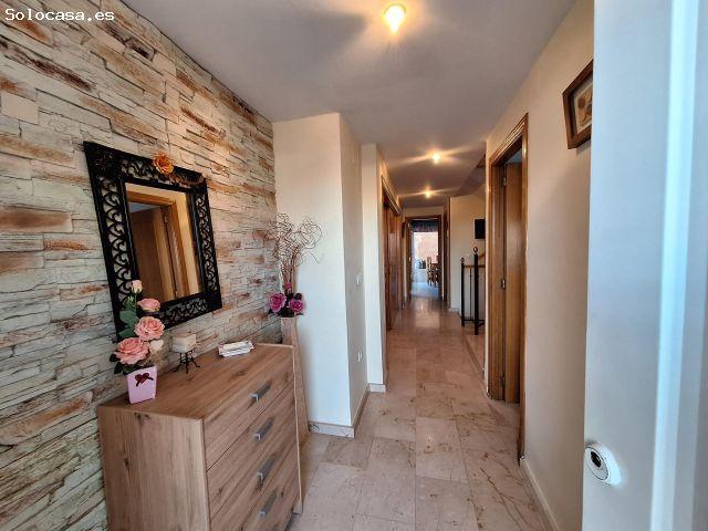 Amplio Chalet independiente para entrar a vivir de 5 dormitorios, con garaje y piscina, a 1km del El