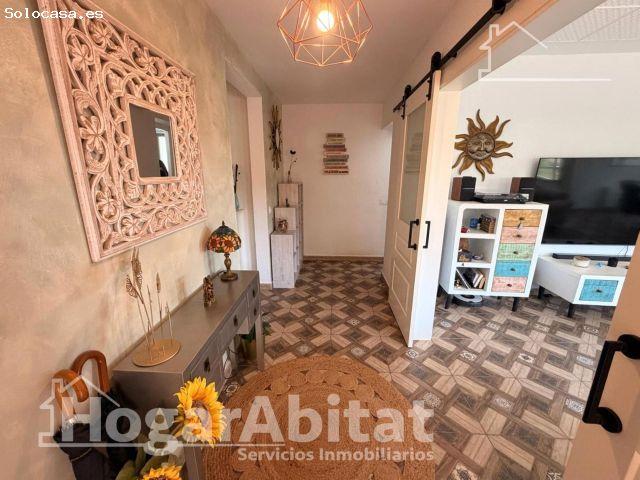 AMPLIO CHALET REFORMADO CON TERRAZA, PISCINA, GARAJE Y TRASTERO