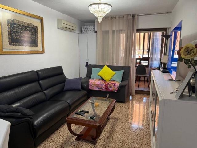 Amplio apartamento con garaje en Alicante
