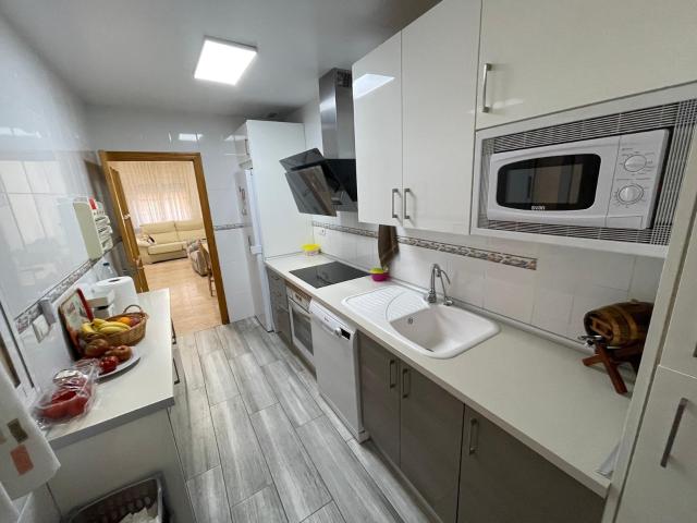 Amplio apartamento con terraza, trastero y garaje
