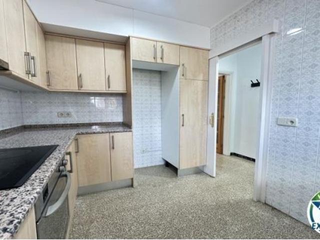 Amplio apartamento cerca de la playa y los comercios