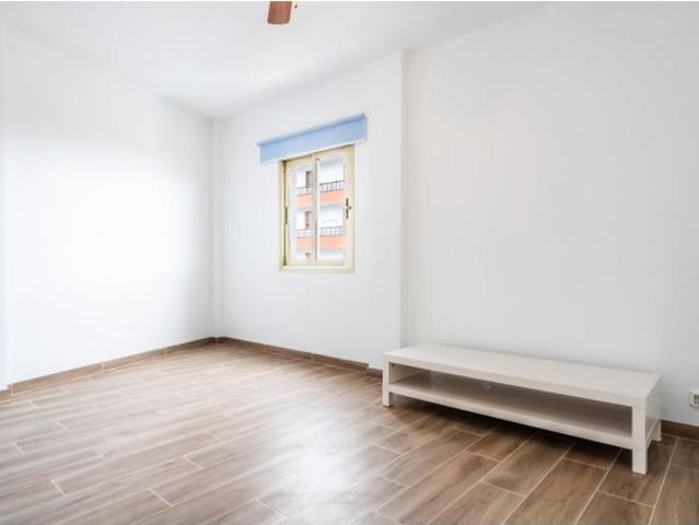 Amplio Apartamento de 3 Habitaciones en el Corazón de Adeje