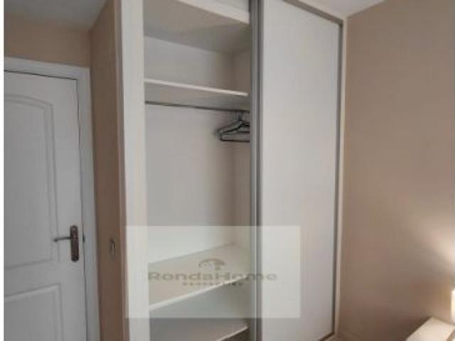 Amplio apartamento de 2 dormitorios con garaje en una excelente zona residencial