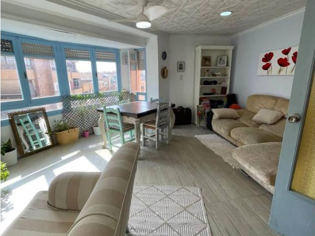 Amplio apartamento de 4 dormitorios en Alicante
