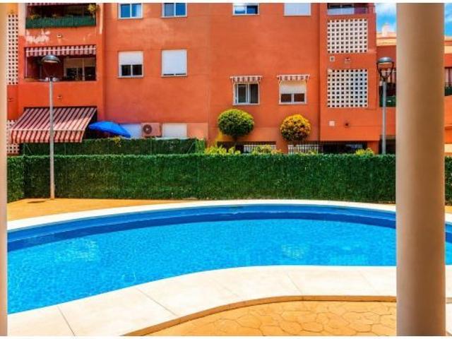 Amplio apartamento de 4 HABITACIONES y 3 BAÑOS en la urbanización cerrada con piscina San Pedro Alcá