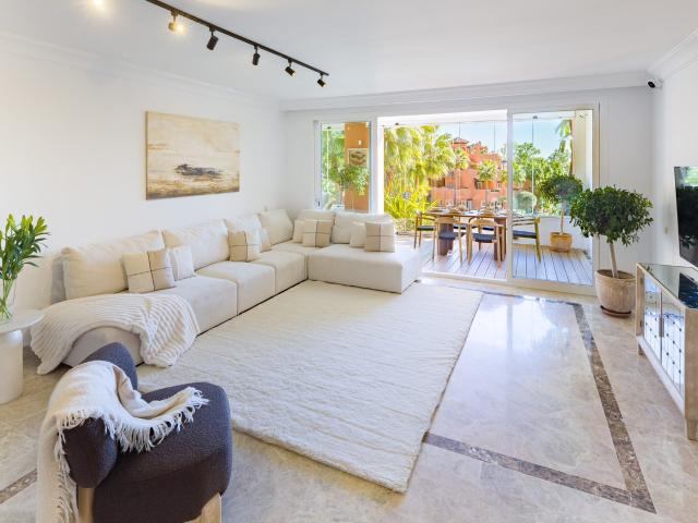 Amplio apartamento en Alminar de Marbella