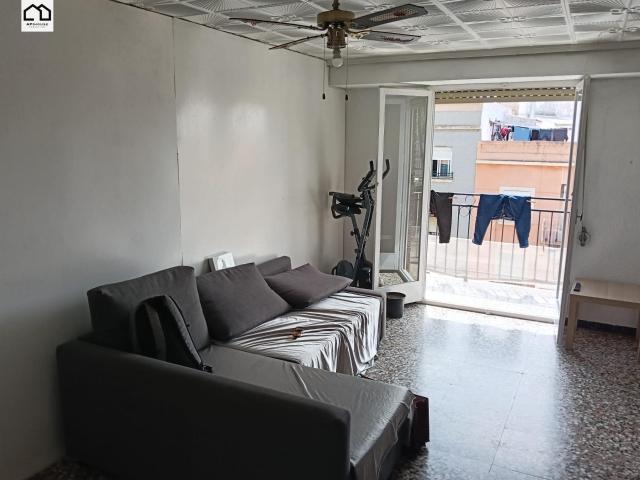 Amplio Apartamento en Elche: Ideal Para Entrar a Vivir