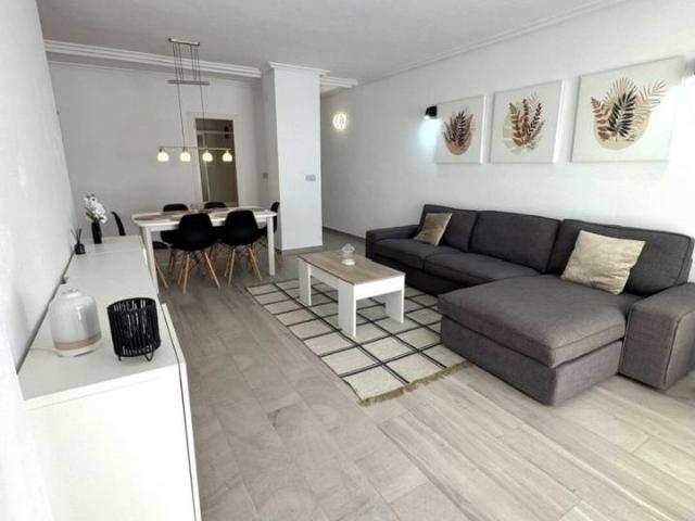 AMPLIO APARTAMENTO REFORMADO DE 3 DORMITORIOS EN PRIMERA LINEA CON VISTAS DESPEJADAS