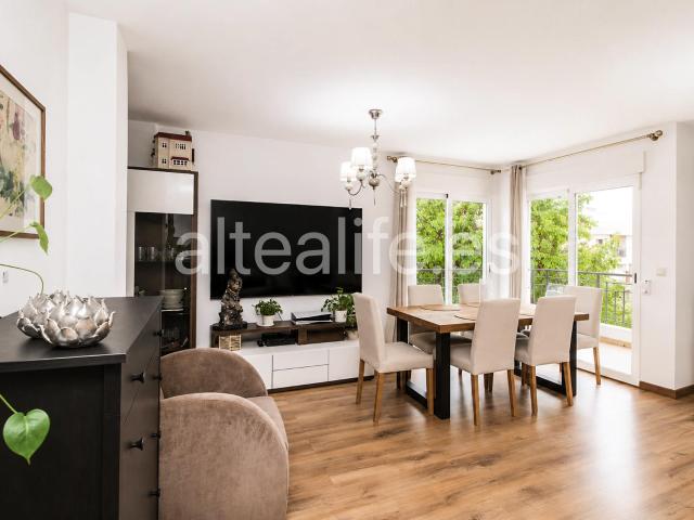 Amplio Apartamento Reformado en Garganes Altea