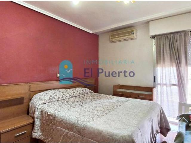 AMPLIO ÁTICO EN EL CENTRO DE ÁGUILAS – REF. 1773