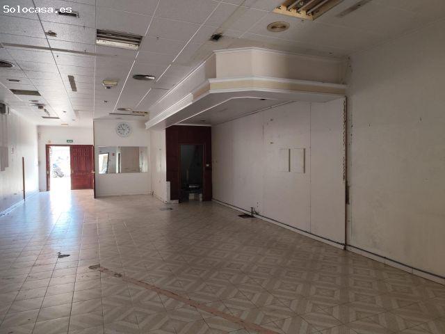 Amplio Bajo Comercial en Venta o Alquiler en Ubicación Estratégica