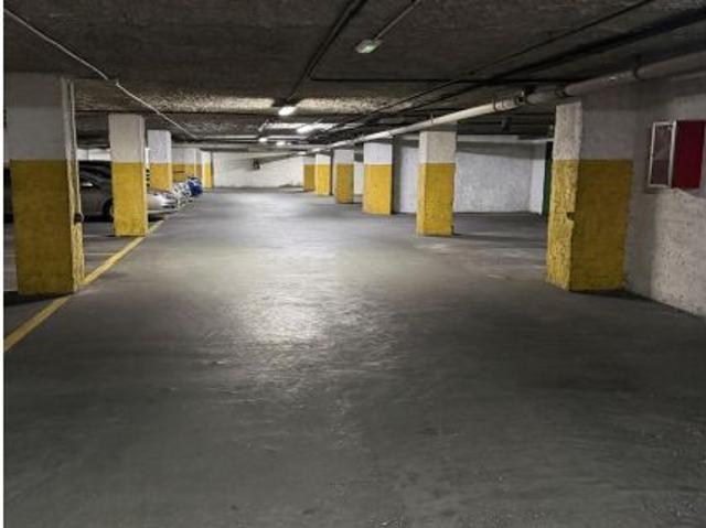 Amplio Garaje Cerrado en la Avenida de Cádiz Oportunidad Única