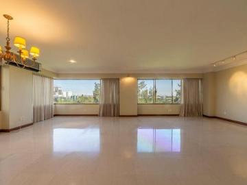 Amplio departamento en piso 8, torre Fairway One con la mejor vista al campo de Golf del Country Cl