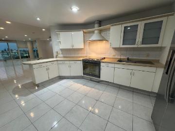 Amplio departamento en renta con excelente ubicaci?n