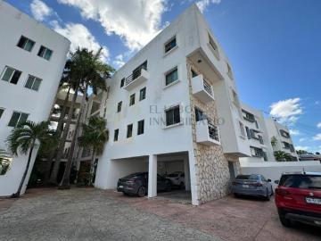 Amplio Departamento en Venta en Cancún Centro 2 Recámaras con 2 Estacionamientos Techados y Alberca