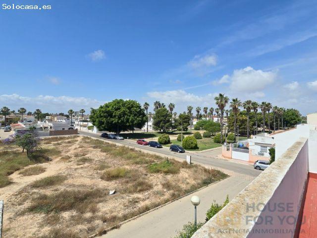 Amplio dúplex con gran patio, terraza y orientación sur junto a un parque