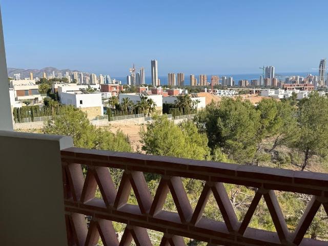 Amplio dúplex de 3 dorm. en urbanización cerrada en zona Golf Bahia, Finestrat www.inmobiliarialesdunes.com