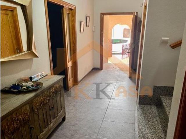 Amplio Dúplex de 4 Dormitorios con Garaje y Terraza en Las Norias de Daza